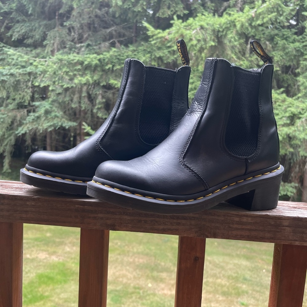 Dr. Martens Chelsea boot